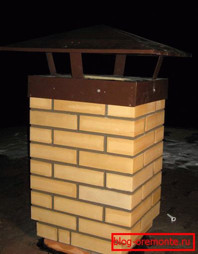Flygarka oben auf dem Schornstein