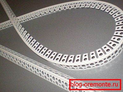 Perforierte gewölbte Ecke aus Kunststoff