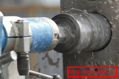 Diamantbohren von Löchern in Beton in kurzer Zeit Diamantbohren von Löchern in Beton in kurzer Zeit