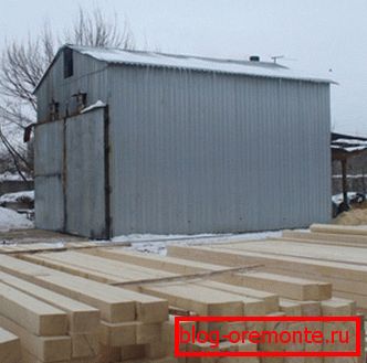 Hangar mit Trockenanlage Hangar mit Trockenanlage