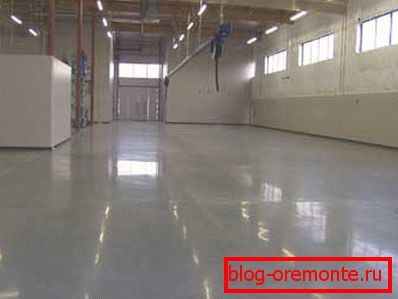Betonboden nach dem Bügeln, Glätten und Polieren Betonboden nach dem Bügeln, Glätten und Polieren