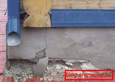 Der Betonkeller wird durch Kristallisation des Wassers zerstört. Der Betonkeller wird durch Kristallisation des Wassers zerstört.