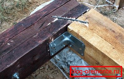 Holz für die Basis ist besser, Entwurf zu verwenden. Unabhängig von Farbe, Struktur und Anwesenheit von Knoten Holz für die Basis ist besser, Entwurf zu verwenden. Unabhängig von Farbe, Struktur und Anwesenheit von Knoten