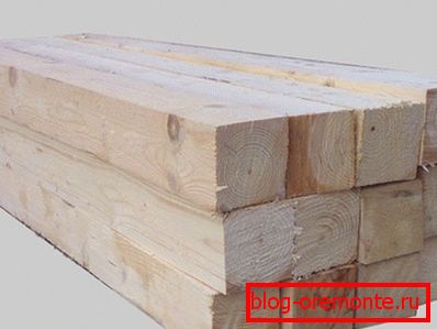 Balken mit Abmessungen von 200 x 200 x 6000 mm. Balken mit Abmessungen von 200 x 200 x 6000 mm.
