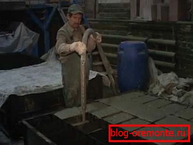 Изготовление блоков из Schaumbeton заливкой в формы Изготовление блоков из Schaumbeton заливкой в формы