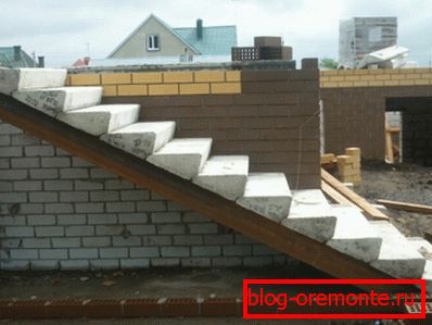 Amateurfoto eines Treppenhauses aus Stahlbeton Amateurfoto eines Treppenhauses aus Stahlbeton