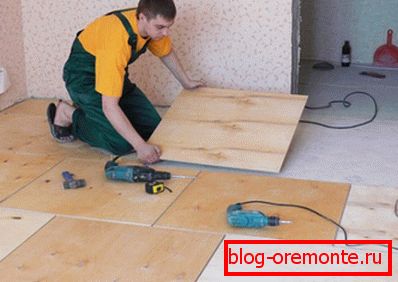 Sie können den Boden auch mit Schichtholz ohne Versatz nivellieren. Sie können den Boden auch mit Schichtholz ohne Versatz nivellieren.