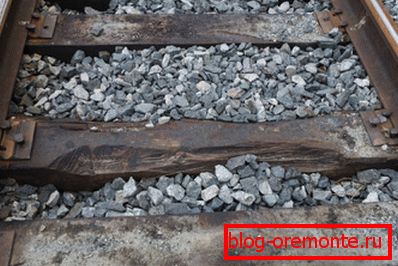 Auf dem Foto - Holzschwellen nach Langzeitbetrieb. Auf dem Foto - Holzschwellen nach Langzeitbetrieb.