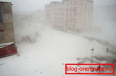 Auf dem Foto - Winter in Anadyr. Im Januar fällt die Temperatur auf -45 Grad. Auf dem Foto - Winter in Anadyr. Im Januar fällt die Temperatur auf -45 Grad.