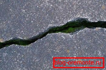 In der Kälte und unter dem Einfluss von Wasser können selbst die widerstandsfähigsten Konstruktionen brechen In der Kälte und unter dem Einfluss von Wasser können selbst die widerstandsfähigsten Konstruktionen brechen