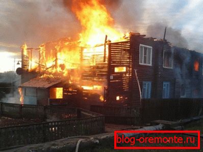 Trotz der flammhemmenden Imprägnierung bleibt das Holz brennbar. Trotz der flammhemmenden Imprägnierung bleibt das Holz brennbar.
