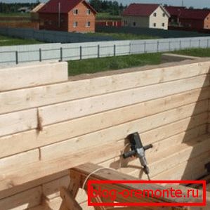 Achten Sie auch darauf, wie die Fuge angeordnet ist - das Holz wird versetzt platziert, die erste Reihe ist 6 + 2, die zweite ist 2 + 6 Achten Sie auch darauf, wie die Fuge angeordnet ist - das Holz wird versetzt platziert, die erste Reihe ist 6 + 2, die zweite ist 2 + 6
