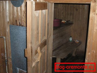 Achten Sie auf das Foto - es zeigt die falsche Position des Ofens an der Spitze des Baldachins, was gesundheitsgefährdend ist Achten Sie auf das Foto - es zeigt die falsche Position des Ofens an der Spitze des Baldachins, was gesundheitsgefährdend ist
