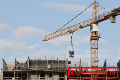 Wenn keine Betonpumpe vorhanden ist, wird die Lösung mit einem Kran geliefert. Wenn keine Betonpumpe vorhanden ist, wird die Lösung mit einem Kran geliefert.