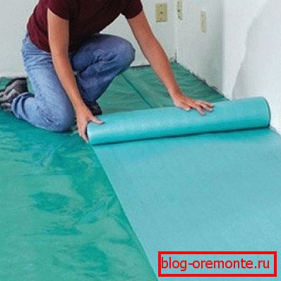 Legen Sie eine Rolle Polymer-Substrat aus Legen Sie eine Rolle Polymer-Substrat aus