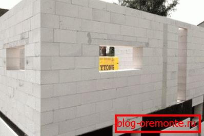 Wand mit Kleber gebaut Wand mit Kleber gebaut