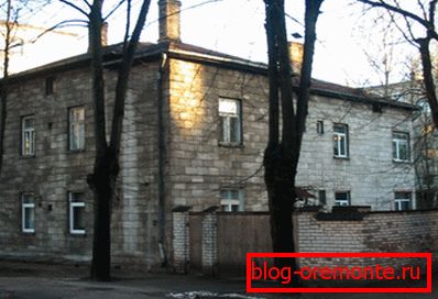 Dies ist die unbeschichtete Fassade aus Porenbeton. Dies ist die unbeschichtete Fassade aus Porenbeton.