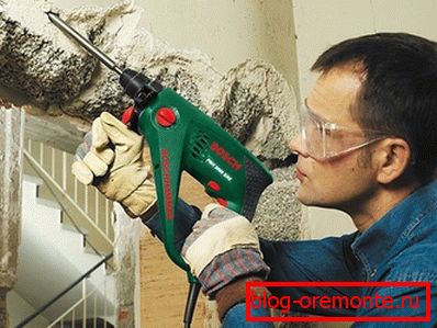 Öffnung vorbereiten Einbau von Stahltüren