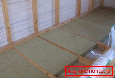 Die Fußbodenheizung in einem Blockhaus erfolgt auf ähnliche Weise. Die Fußbodenheizung in einem Blockhaus erfolgt auf ähnliche Weise.