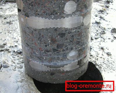 Im Gegensatz zum traditionellen Diamantbohren werden keine Späne erzeugt. Im Gegensatz zum traditionellen Diamantbohren werden keine Späne erzeugt.